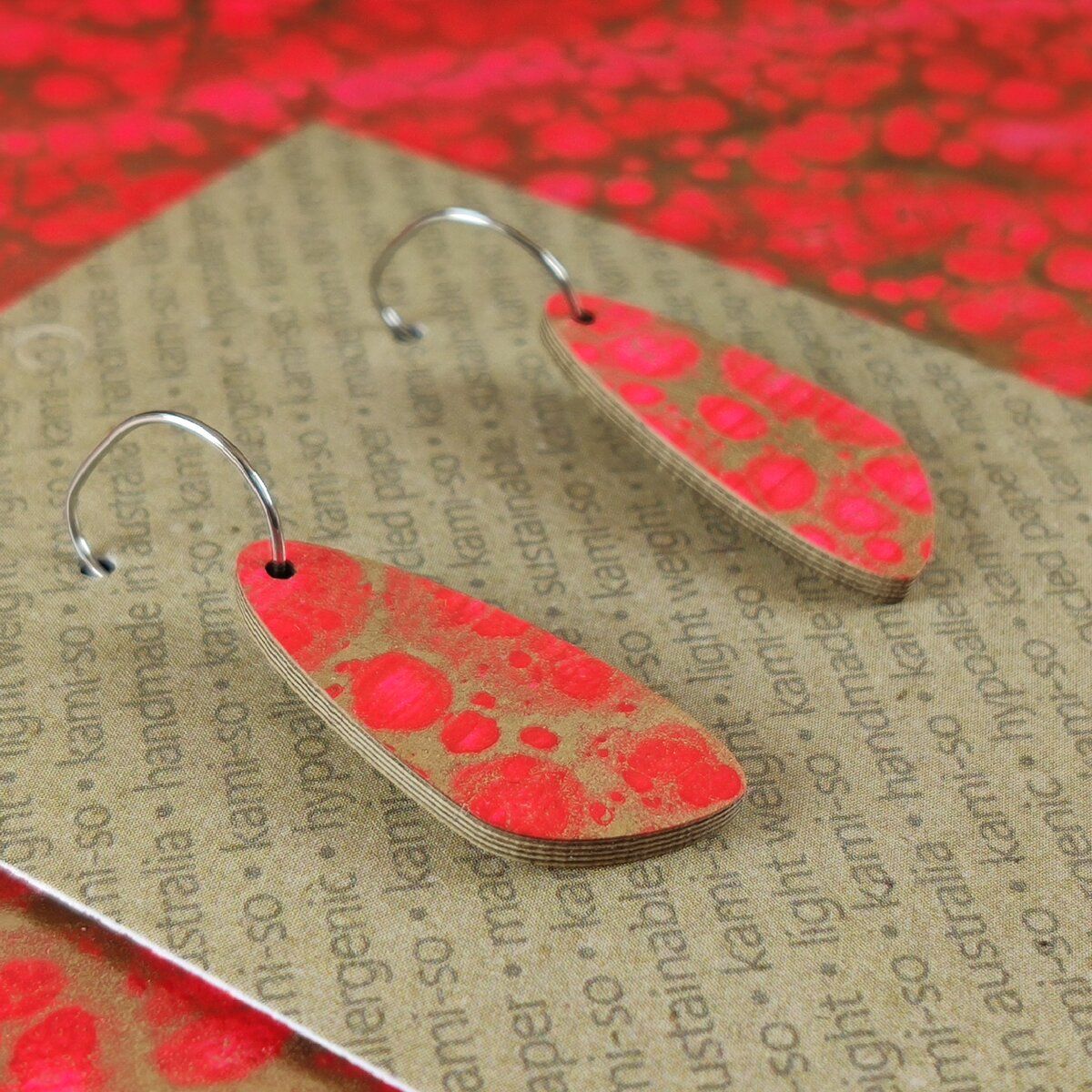 Oval Recycled Paper Earrings - Red & Gold Crackle