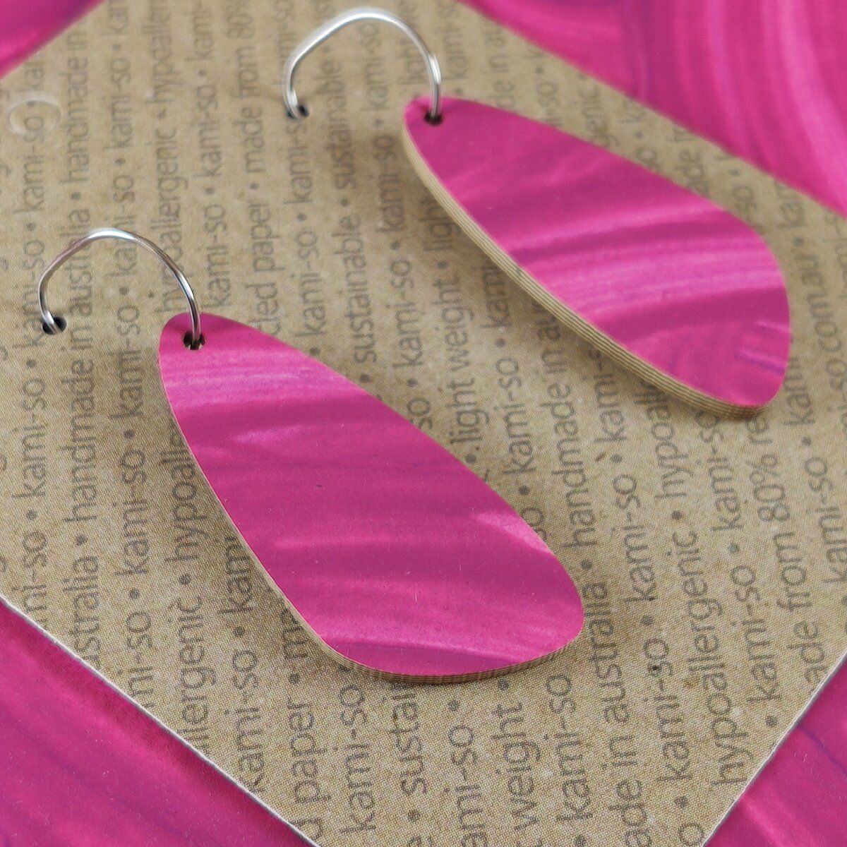 Oval Recycled Paper Earrings - Magenta Swipe